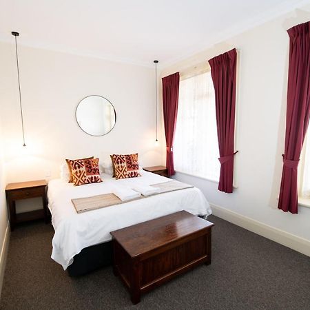 Bentley'S Hotel Clare Bagian luar foto