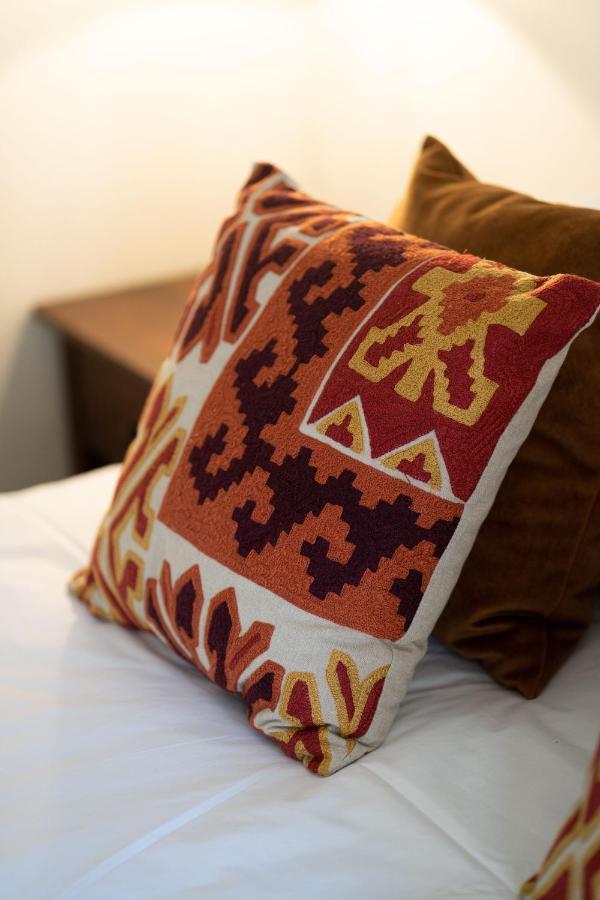 Bentley'S Hotel Clare Bagian luar foto