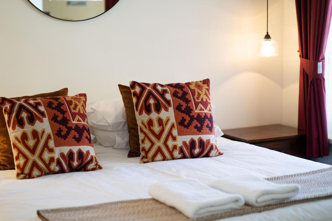 Bentley'S Hotel Clare Bagian luar foto